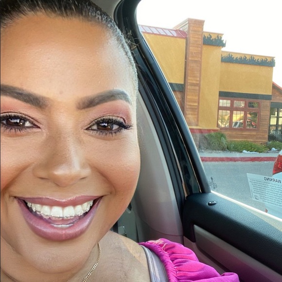 Meet your Posher, Jessica - Picture 3 of 12